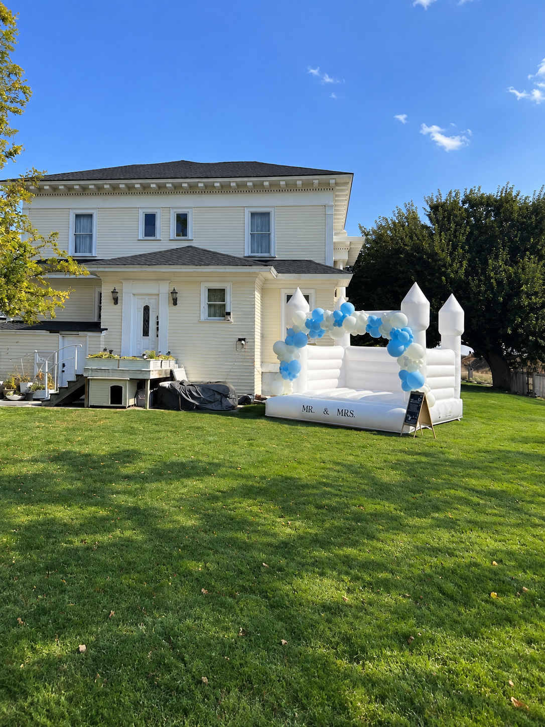The Bella Castle Lawn Setup at Moore Mansion